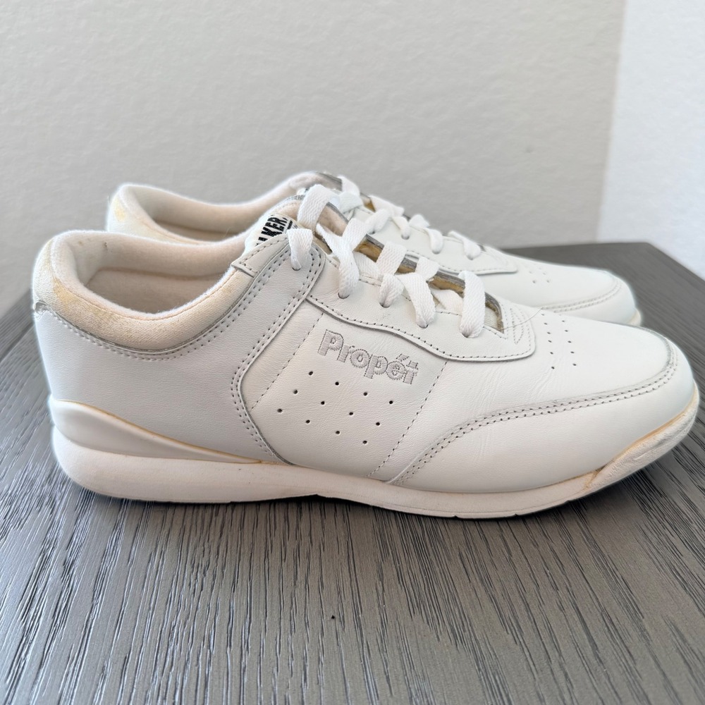 Propet Life Walker Womens 7M White Leather Walking Sneakers Shoes W3804